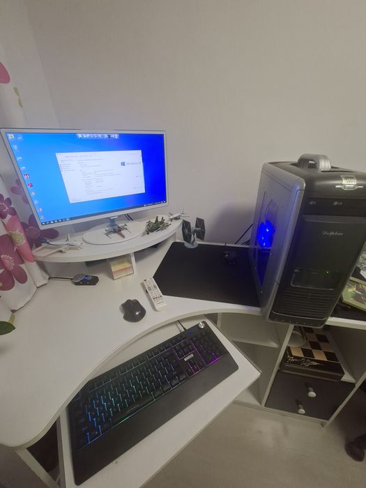 Calculator de gaming retro, GT 630, 1TB  cu TV/Monitor SAMSUNG 22"