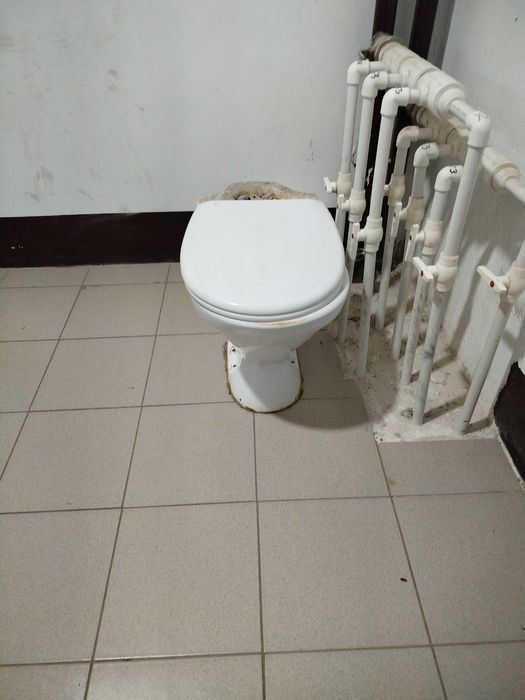 Отдам бесплатно унитаз для ремонта