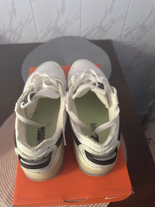 Vand adidasi Nike