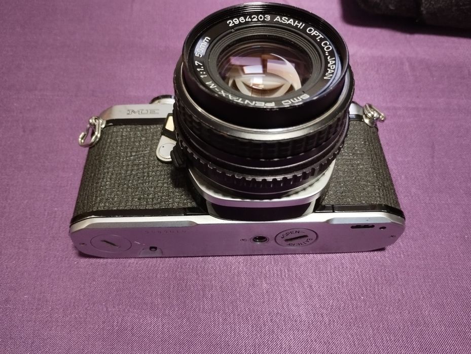 Pentax ME plus obiectiv 50mm 1.7 cititi descrierea!