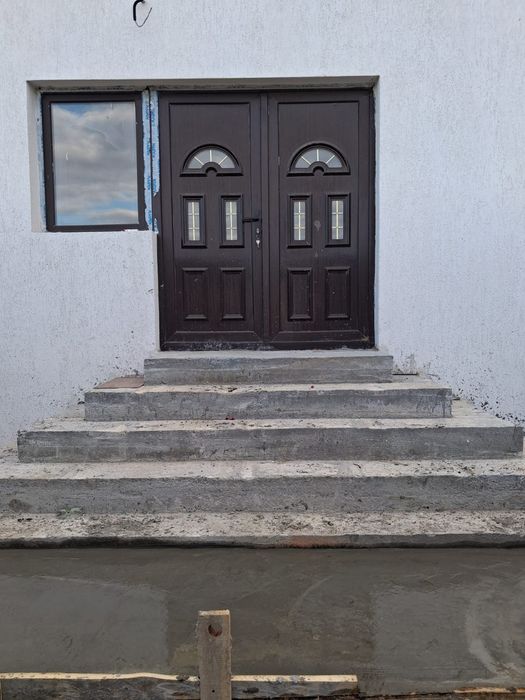 Vand schimb cu apart. casa In Valu lui Traian
