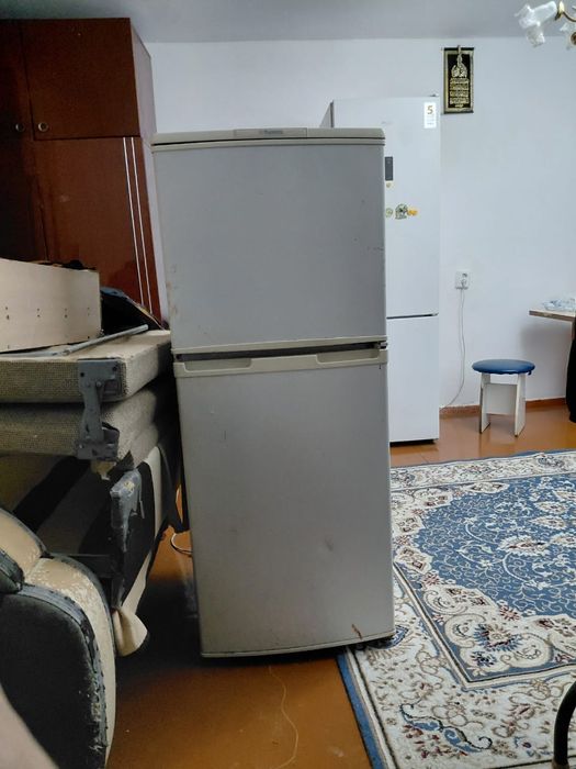 Продам нерабочий холодильник, с рабочим мотором