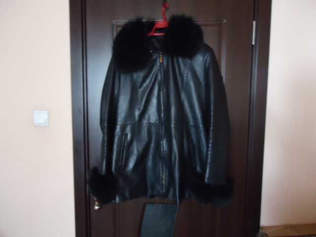 черно дамско кожено яке с яка и пухчета на ръкавите Elda Leather