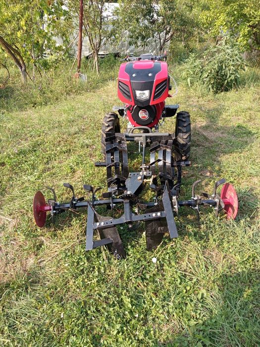 Vând motocultor Diesel