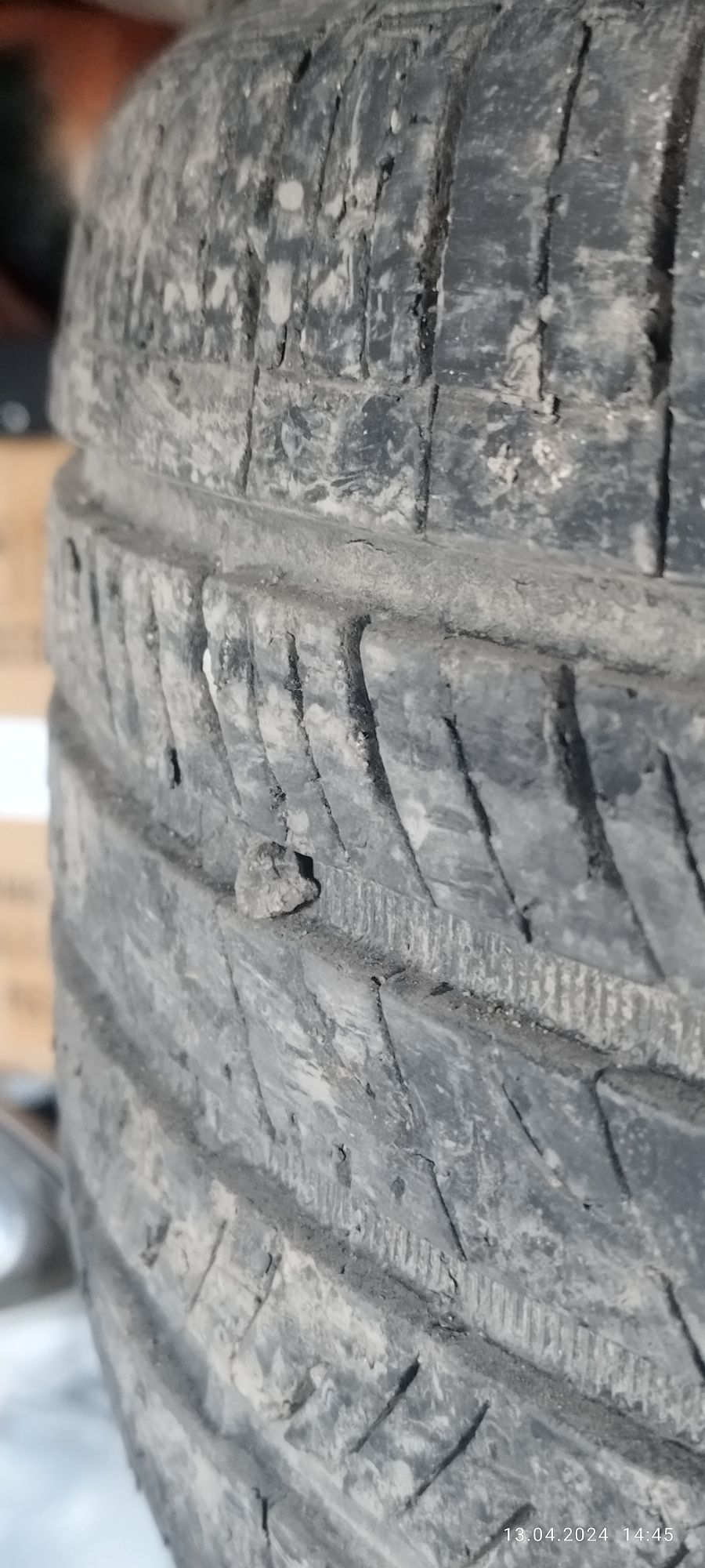 Продаю шины Roadstone N'Fera AU5 225/40 R18