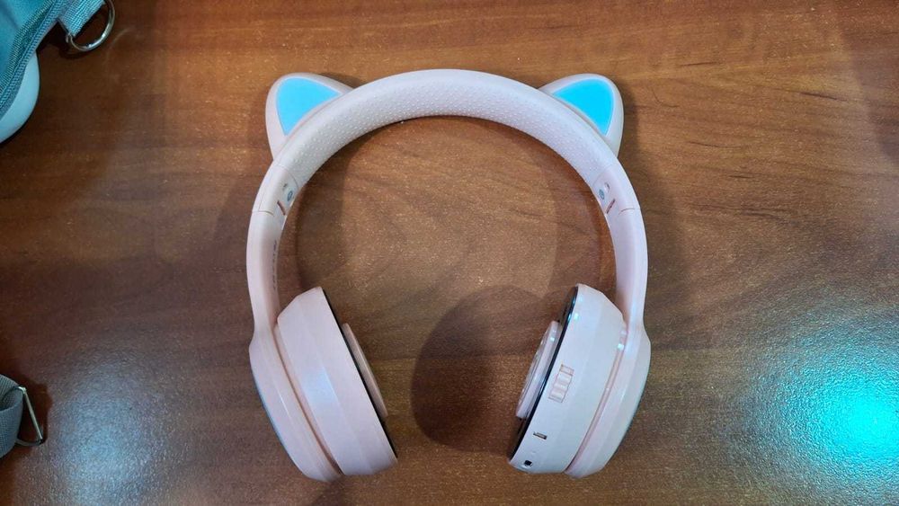Casti wireless copii IFECCO, cu urechi luminoase, husa, roz