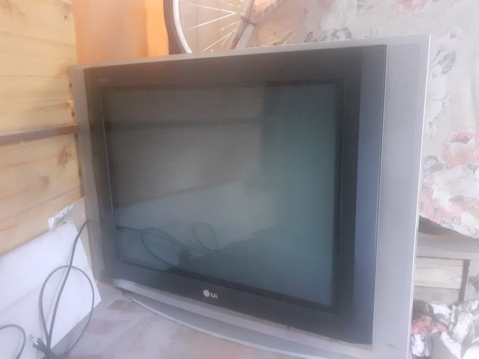 Отдам телевизор   .
