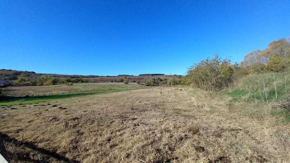 Парцел до река 1010кв.м в регулация