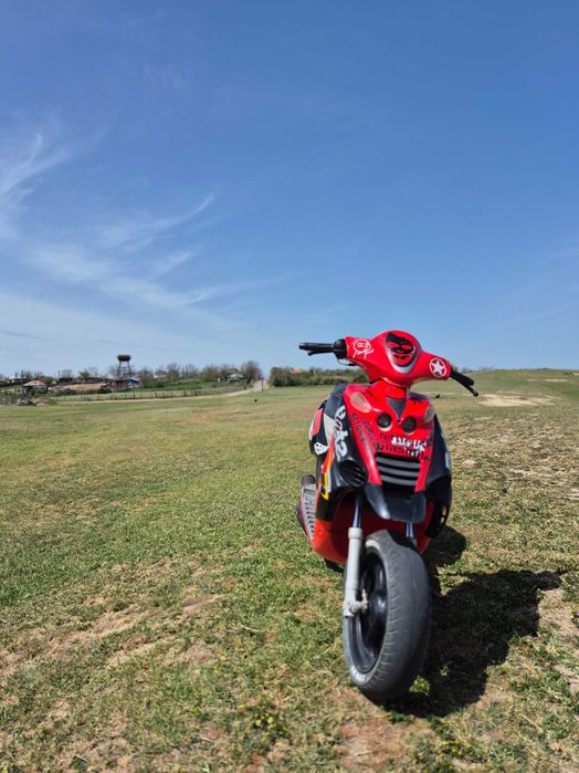 Vând scuter beta ark 49cc 2t