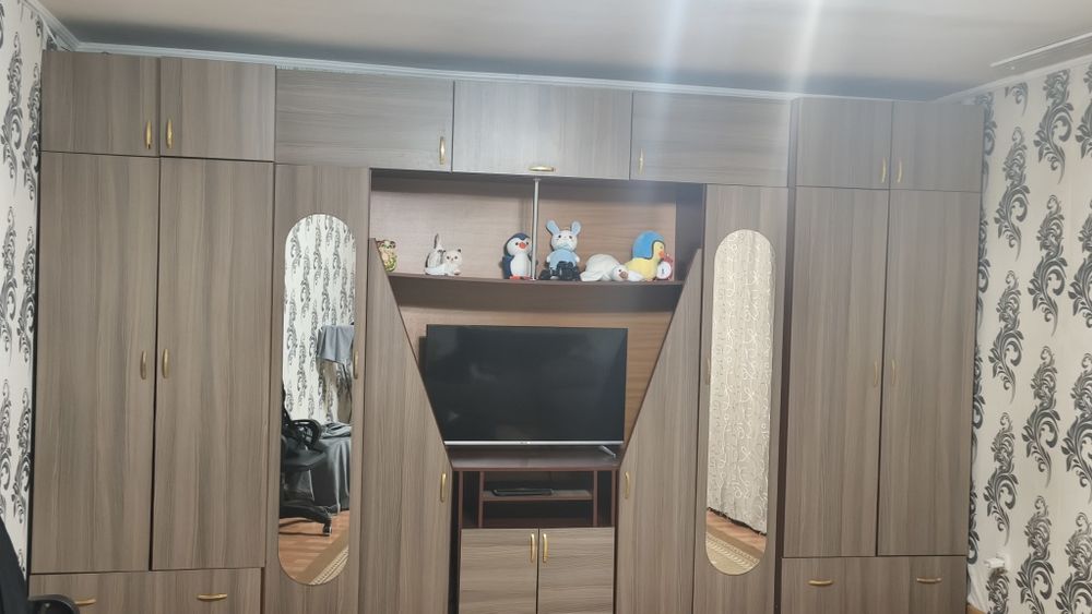 Продам стенку шкаф срочно