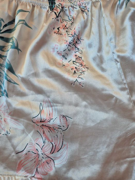 Pijamale satinate de vară și iarnă