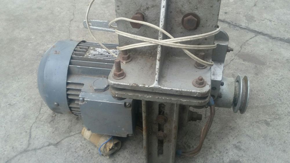Электродвигатель на швейную машину