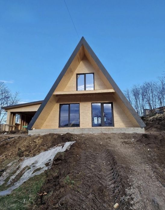 Cabane stil-afrem si căsuțe la gata