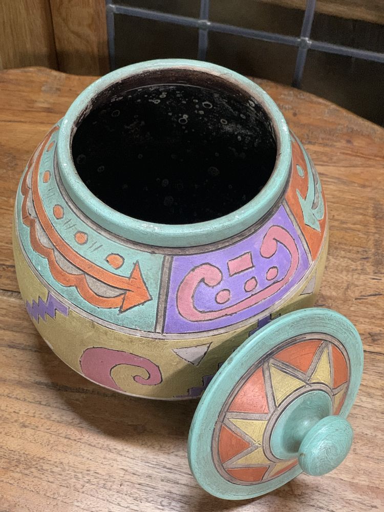 Ретро изрисувана италианска ваза