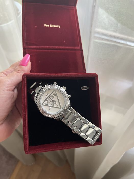 Vand ceas Guess NOU dar fara cutie