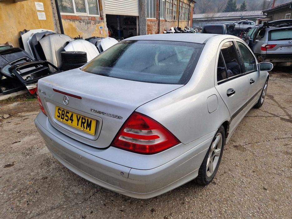 Mercedes C180Kompressor 143кс Facelift седан  ръчка НА ЧАСТИ!
