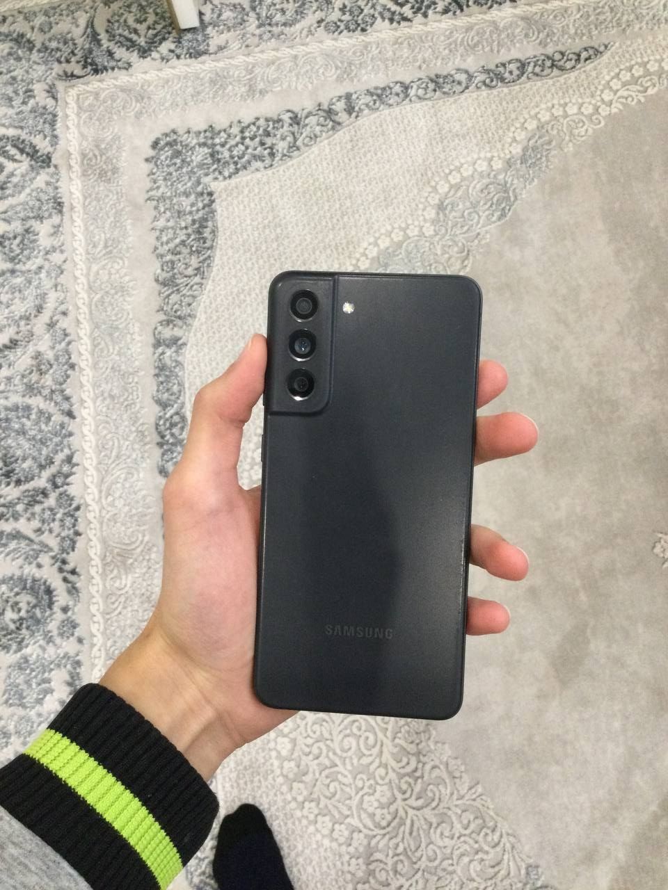 Samsung s 21 fe  в хорошем состоянии