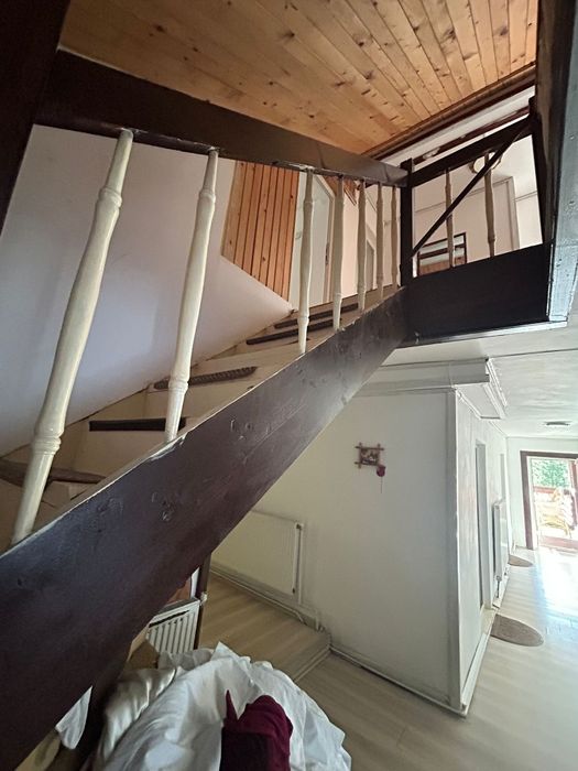 Pensiune cu teren spre vânzare