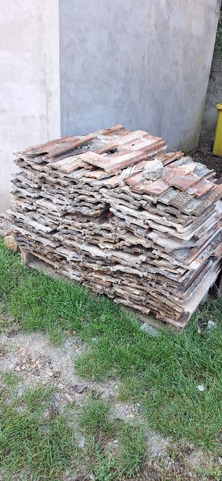Gratuit. Țiglă veche
