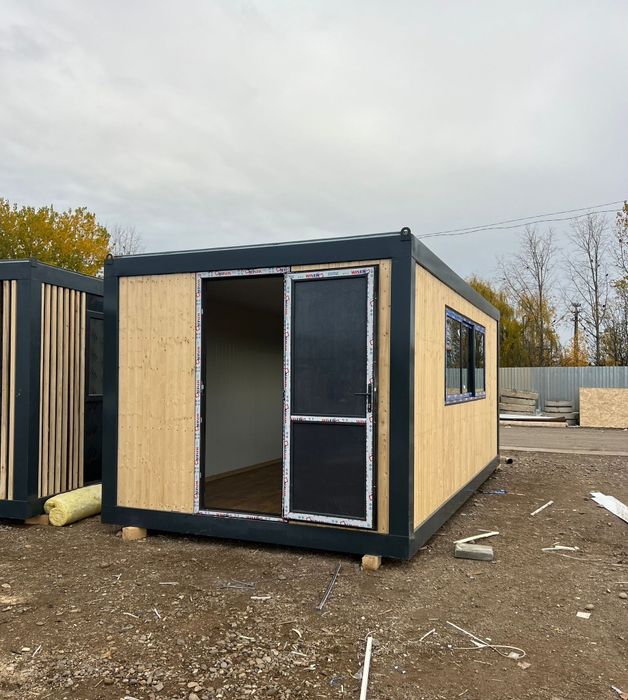 Vând un container modular