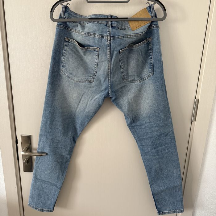 Blugi Bershka marimea 42