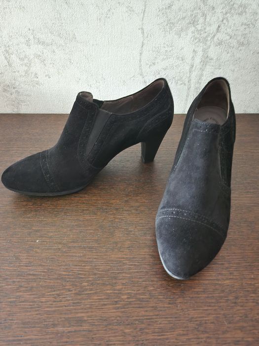 Елегантни дамски боти