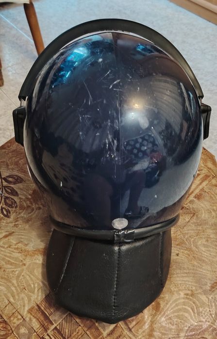 Каска със защита на врата