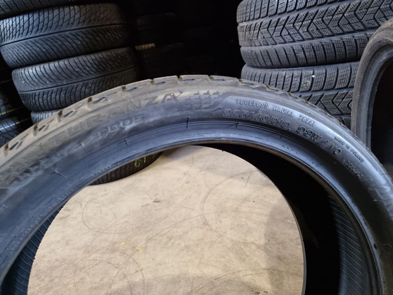 225/40/19 BRIDGESTONE 2бр