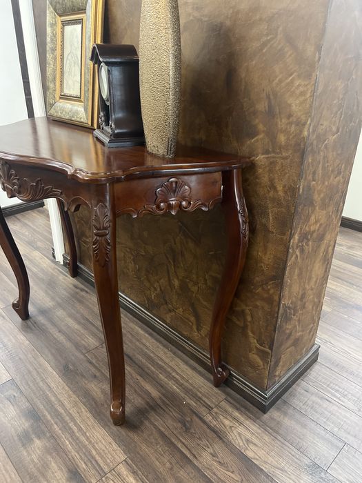 Конзолна масичка