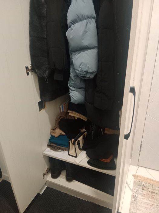 Продам шкаф в прихожую