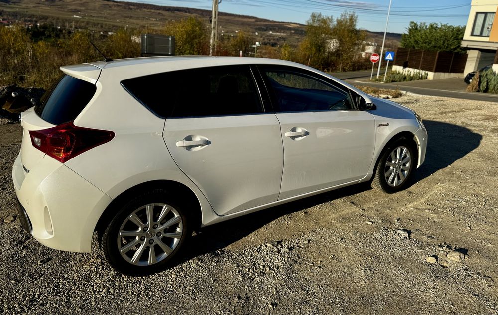 Totota Auris | Hybrid | 127.000km |