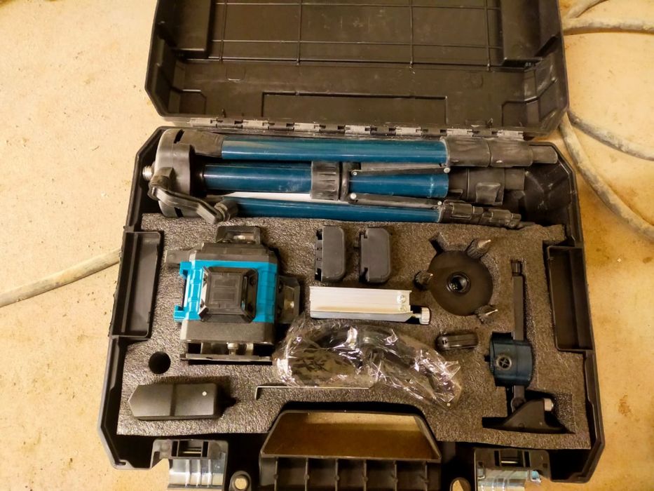 Продам уровень лазерный