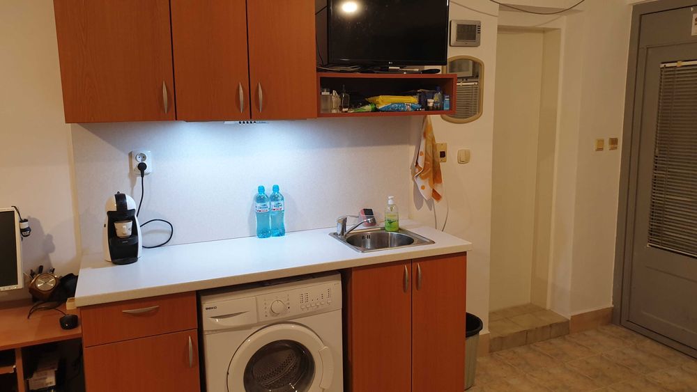 Продава се Едностаен апартамент в Варна, Център - 30 кв.м за 2167 €/кв.м - Снимка #2