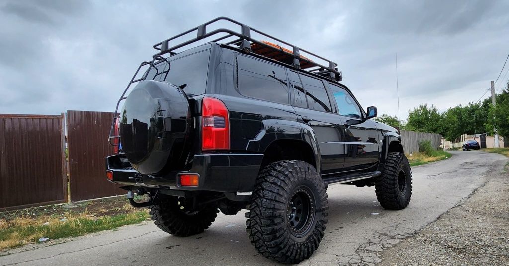 Nissan patrol Y61 off road