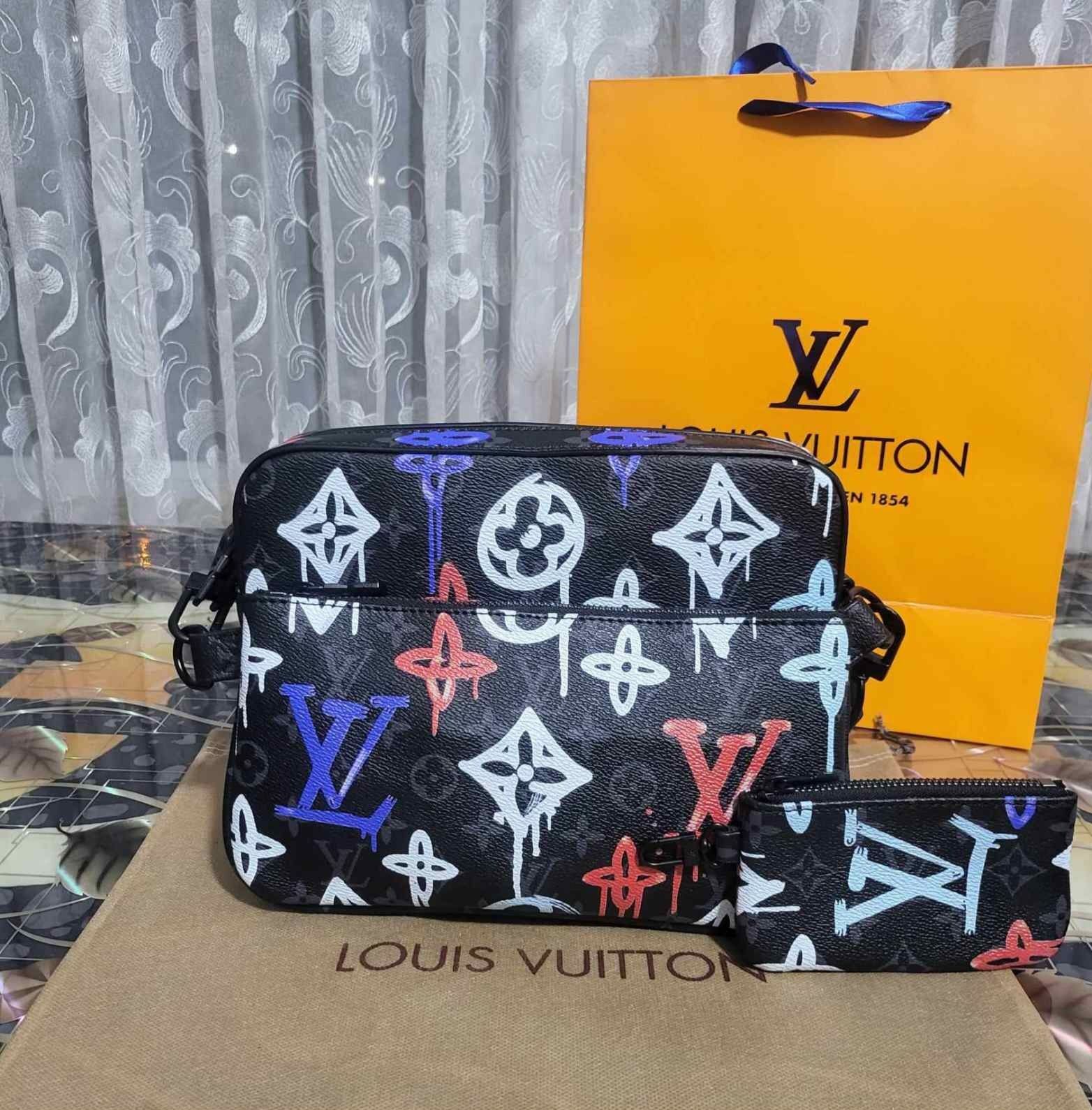 Мъжка чанта louis vuitton