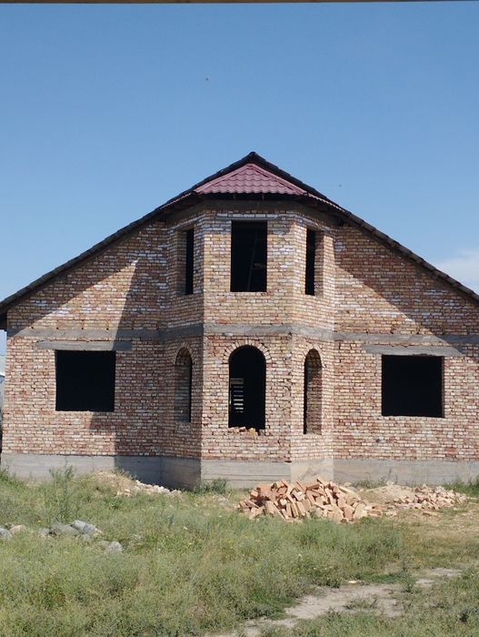 Продам дом участок 8сотток дом находится в станция шымалган