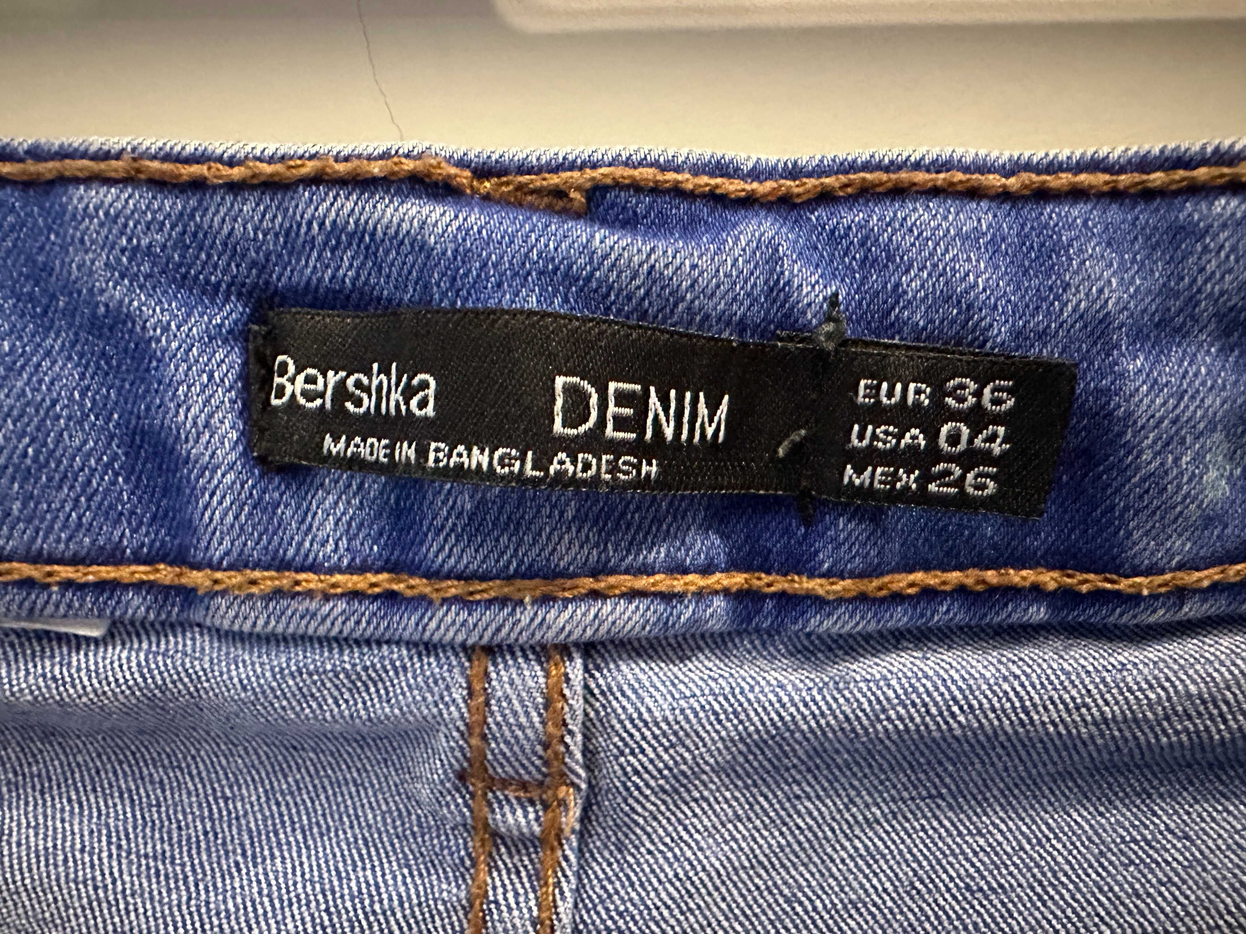 Дънкови къси панталони Bershka - размер 36