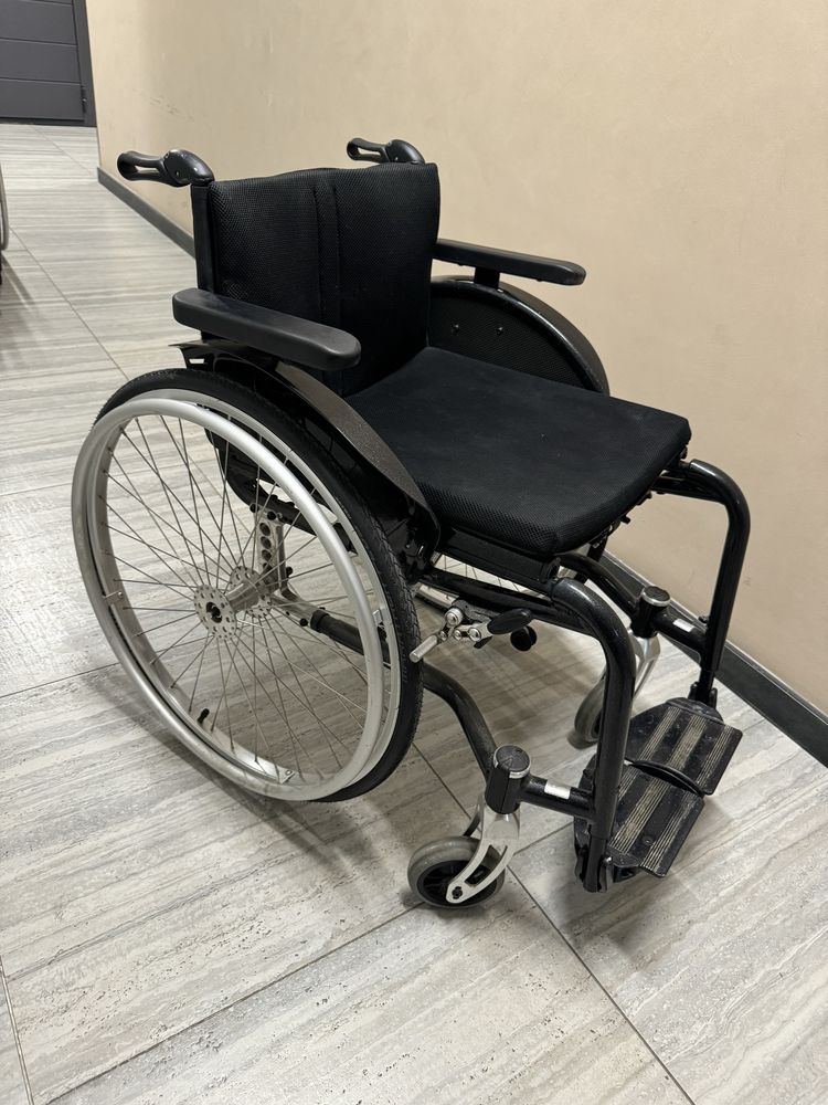Инвалидное кресло. Немецкой фирмы Meyra