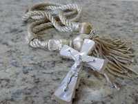 Crucifix vintage cu snur . obiect de colectie