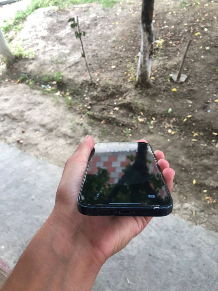 Iphone 12 xolati yaxshi