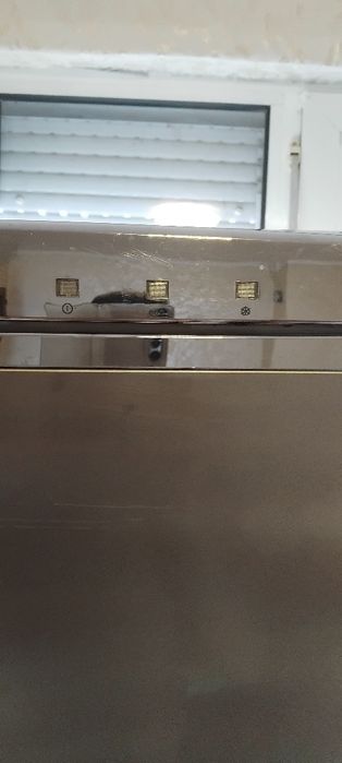 Продавам хладилник