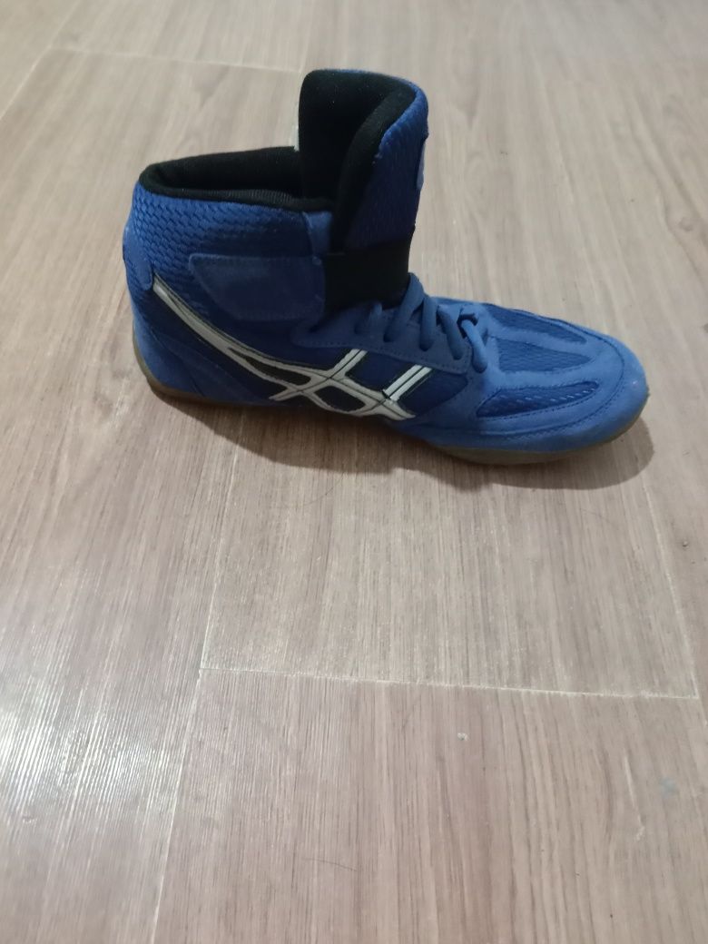 Barsoki asics 38 razmer