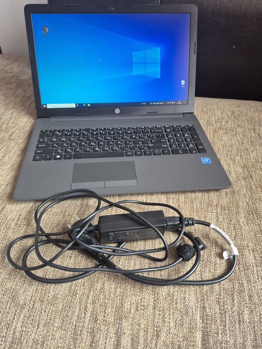 Лаптоп HP 250 G7