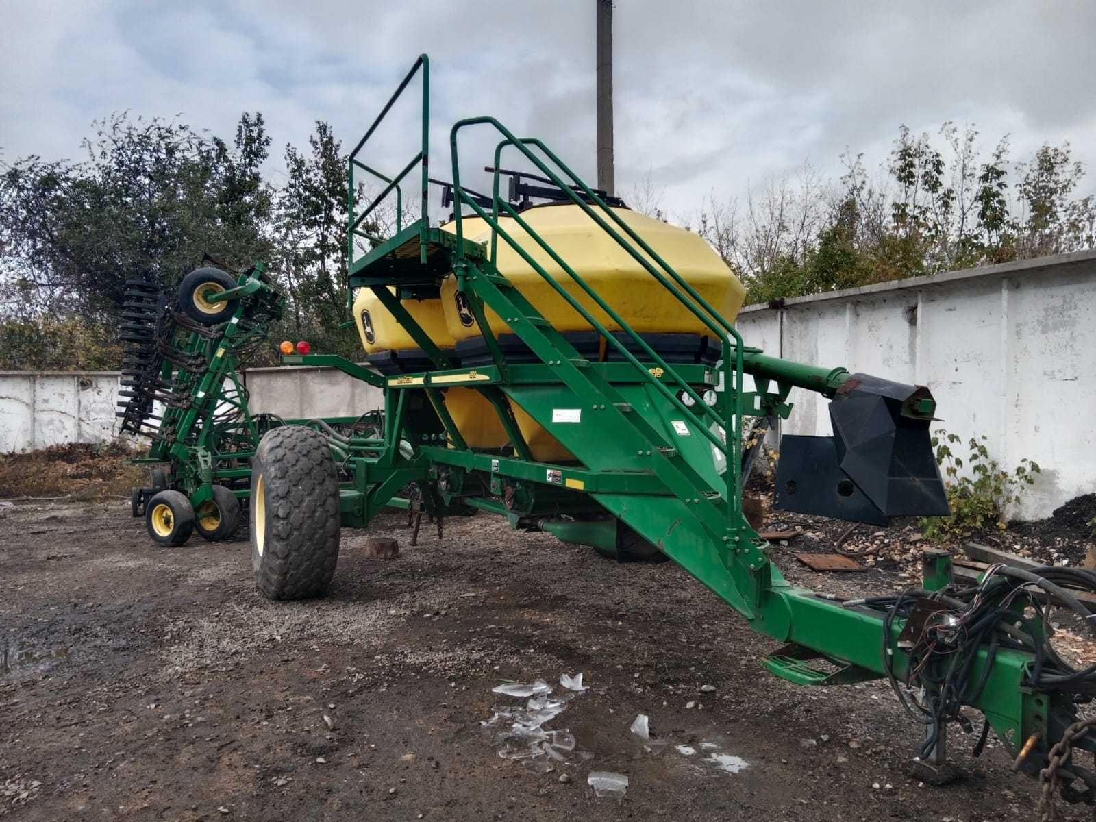 Продаётся посевной комплекс Джон Дир John Deere 1830 б/у