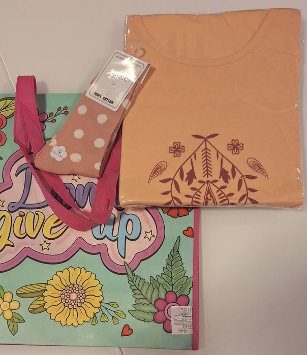 Дамска пижама от трико,чорапи и торба за пазаруване