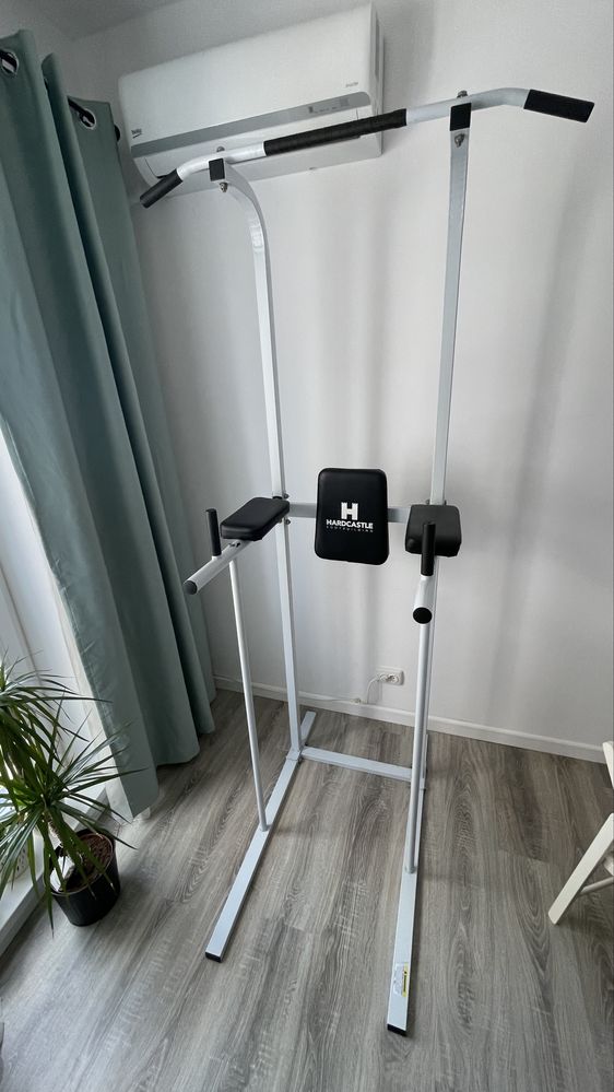 Home gym aparat multifunctional – tractiuni, dips, abdomene