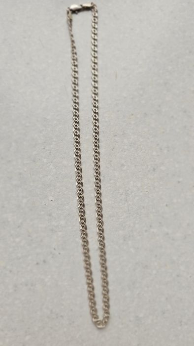 Продам серебряную  цепочку.