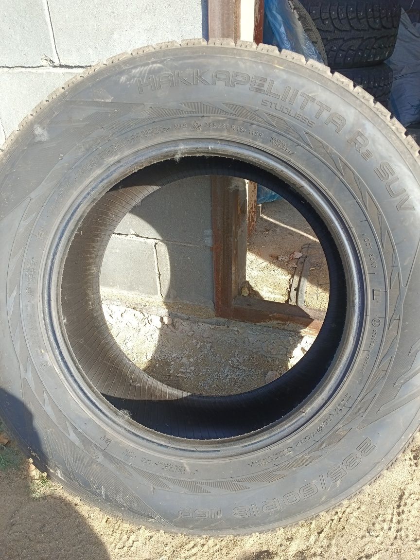 Продам бу.Шины 285х 60 х18