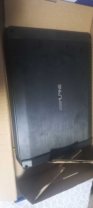 Vand Amplificator auto BBX-F1200