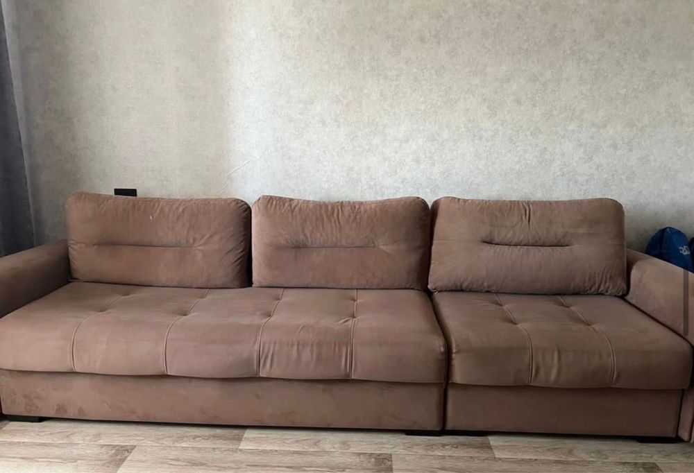 Продам диван в зал